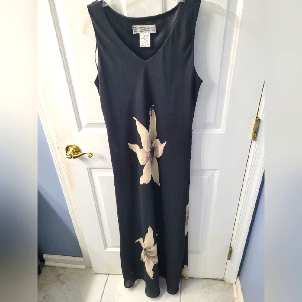 Jessica Howard Black and Cream Floral Maxi Dress